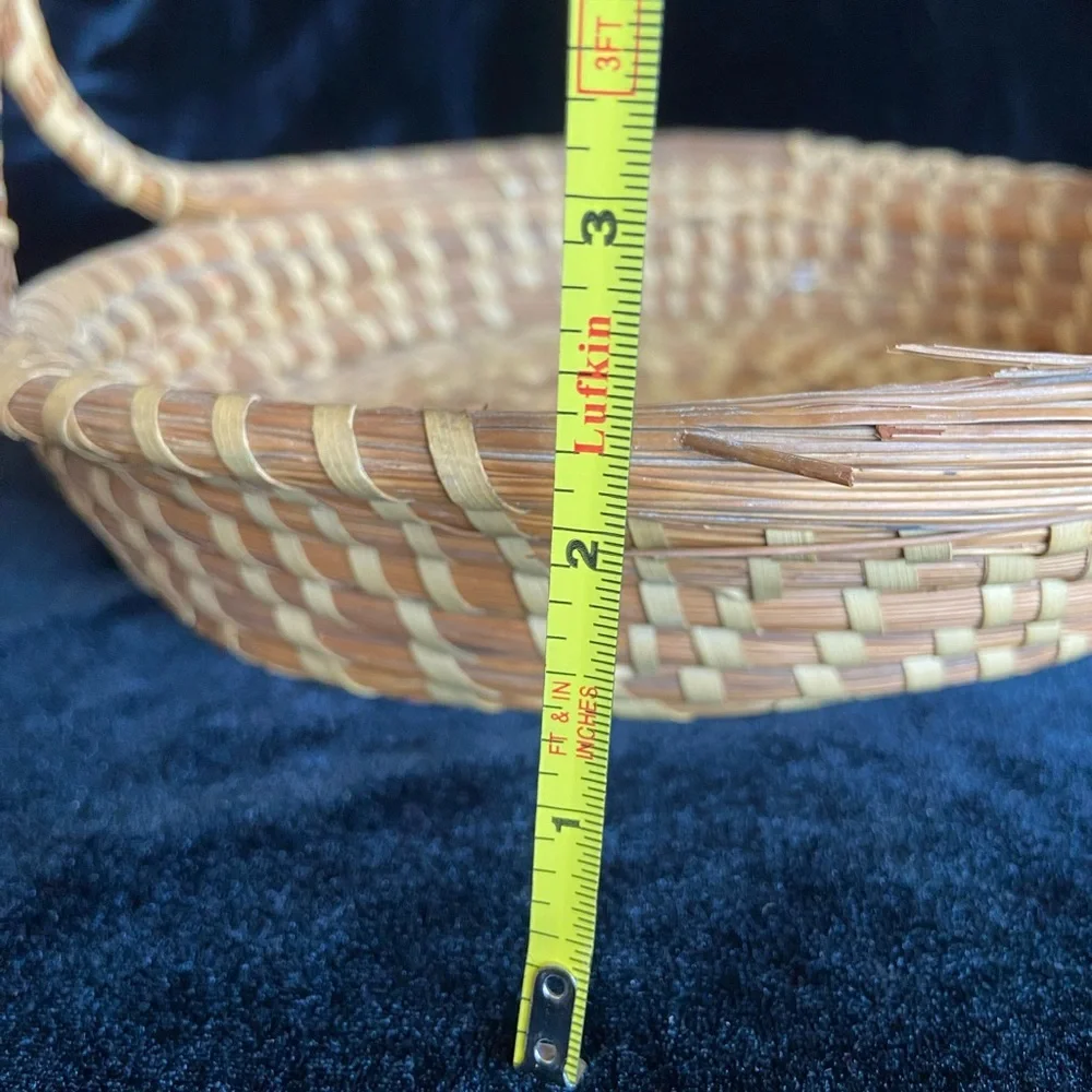 Vintage Sweetgrass Basket With Handle Handmade In Charleston, South Carolina - Picture 10 of 10
